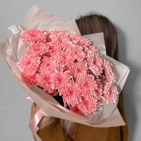 Букет из 5 персиковых хризантем